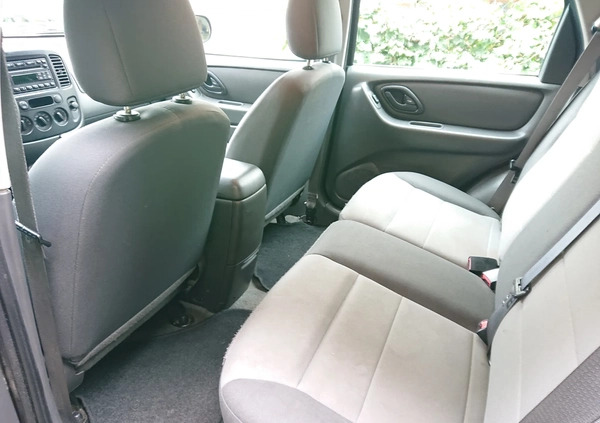 Ford Escape cena 12100 przebieg: 210000, rok produkcji 2006 z Wrocław małe 11